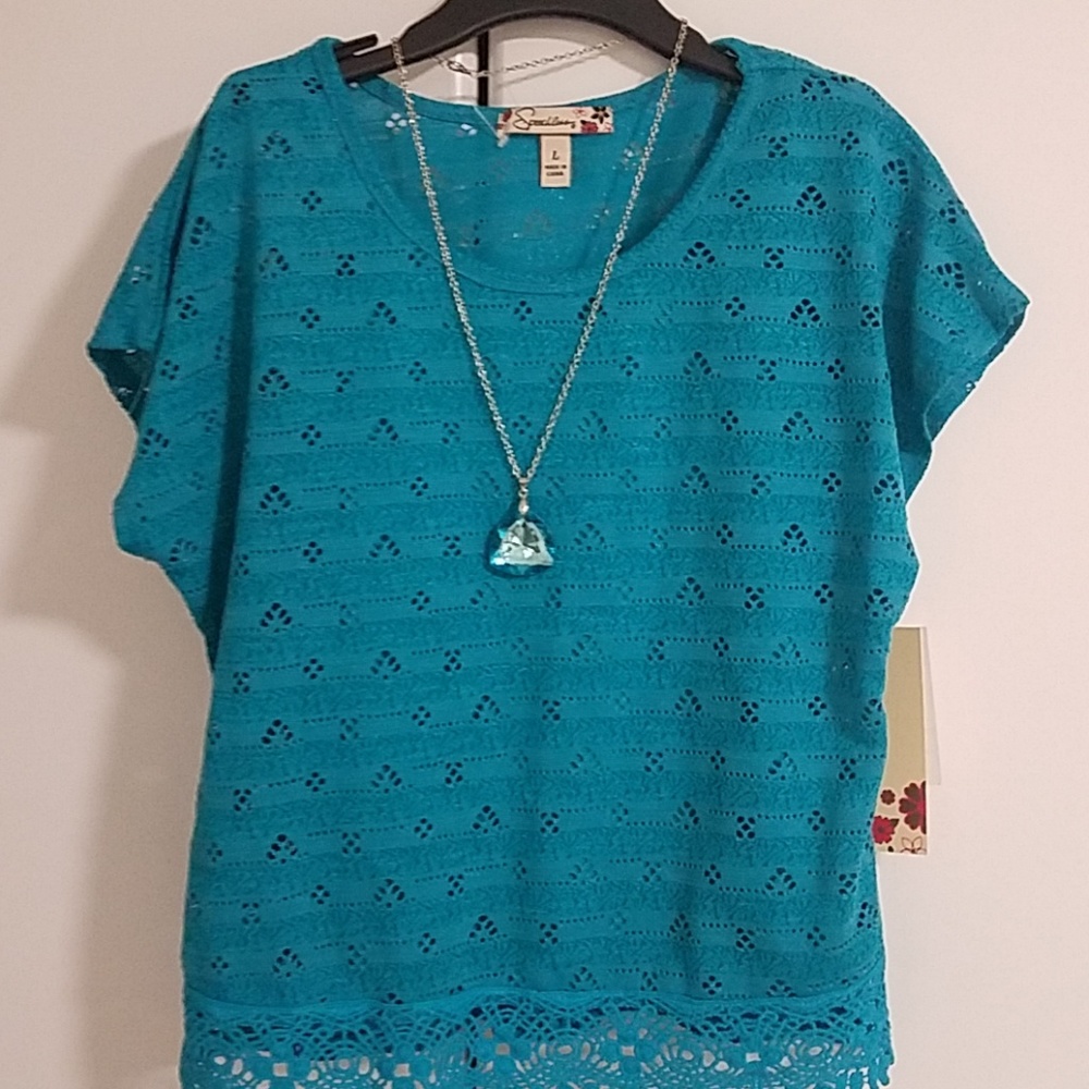 NWT Turqouise top with necklace